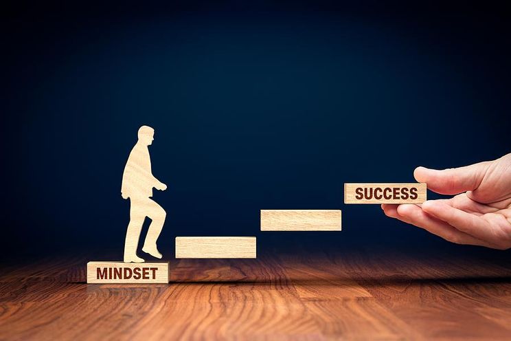 SOLUTION MINDSET: Pivot For Success